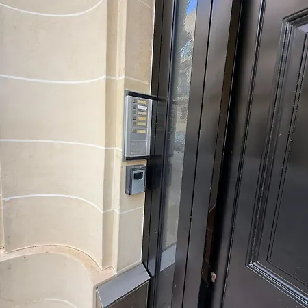 Penthouse Nadur